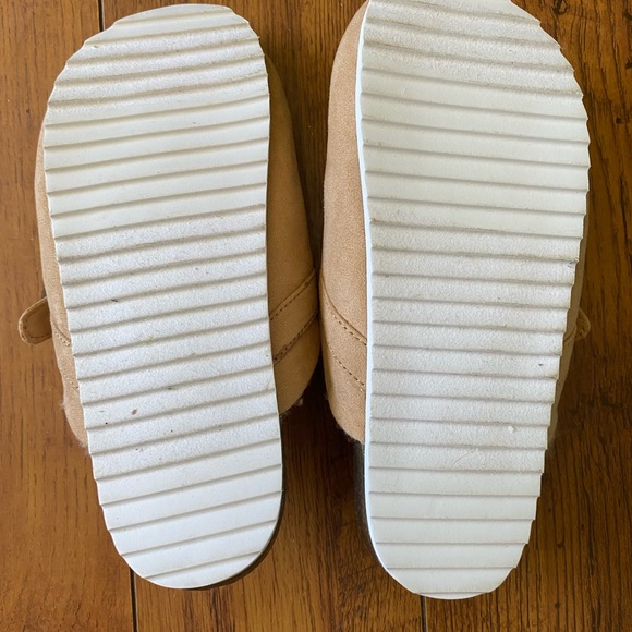 Old Navy lined clogs - Picture 2 of 3